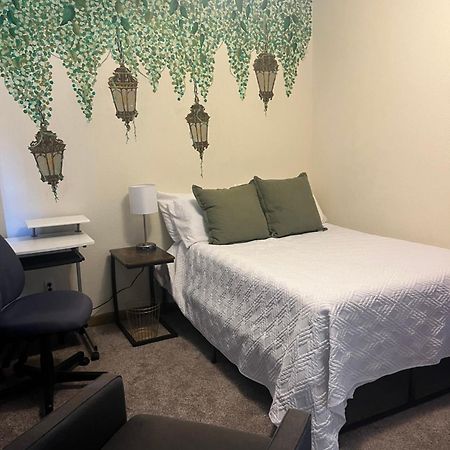 Paradise Oasis Near Lake *Full Body Massage Chair* 朗维尤 外观 照片